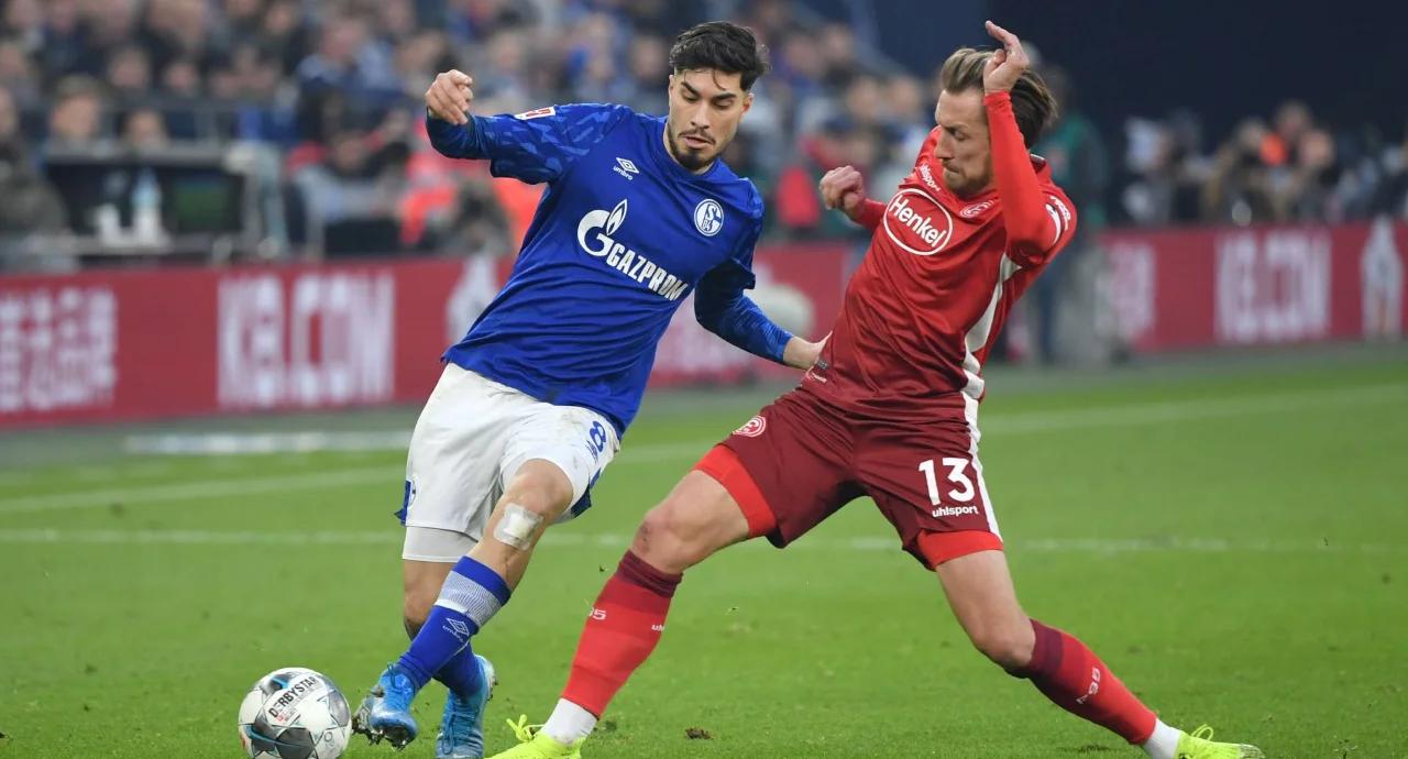 沙尔克队在国内赛事中夺得胜利 沙尔克队在国内赛事中夺得胜利