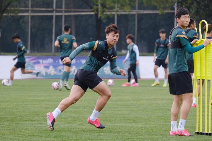 新疆队迎来连胜，全力备战冲刺季后赛的简单介绍