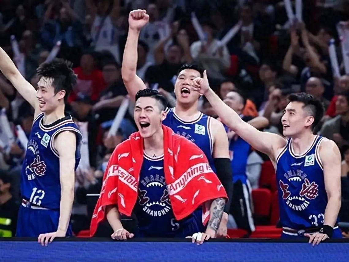 重庆斯威斯迎来四连胜，势不可挡