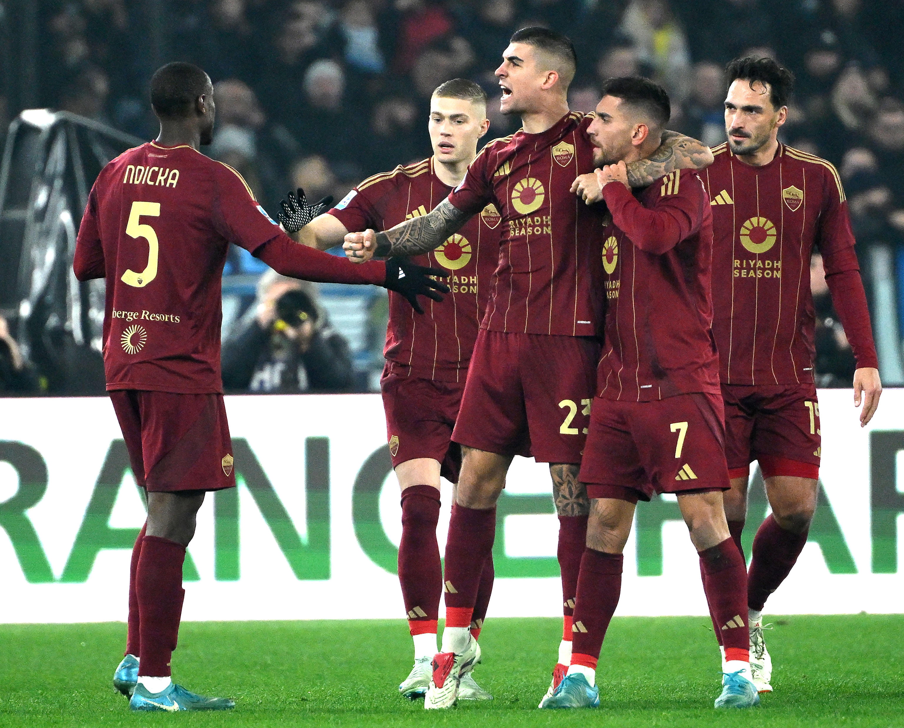 世俱杯冠军-意大利队坐镇主场迎战瑞士队