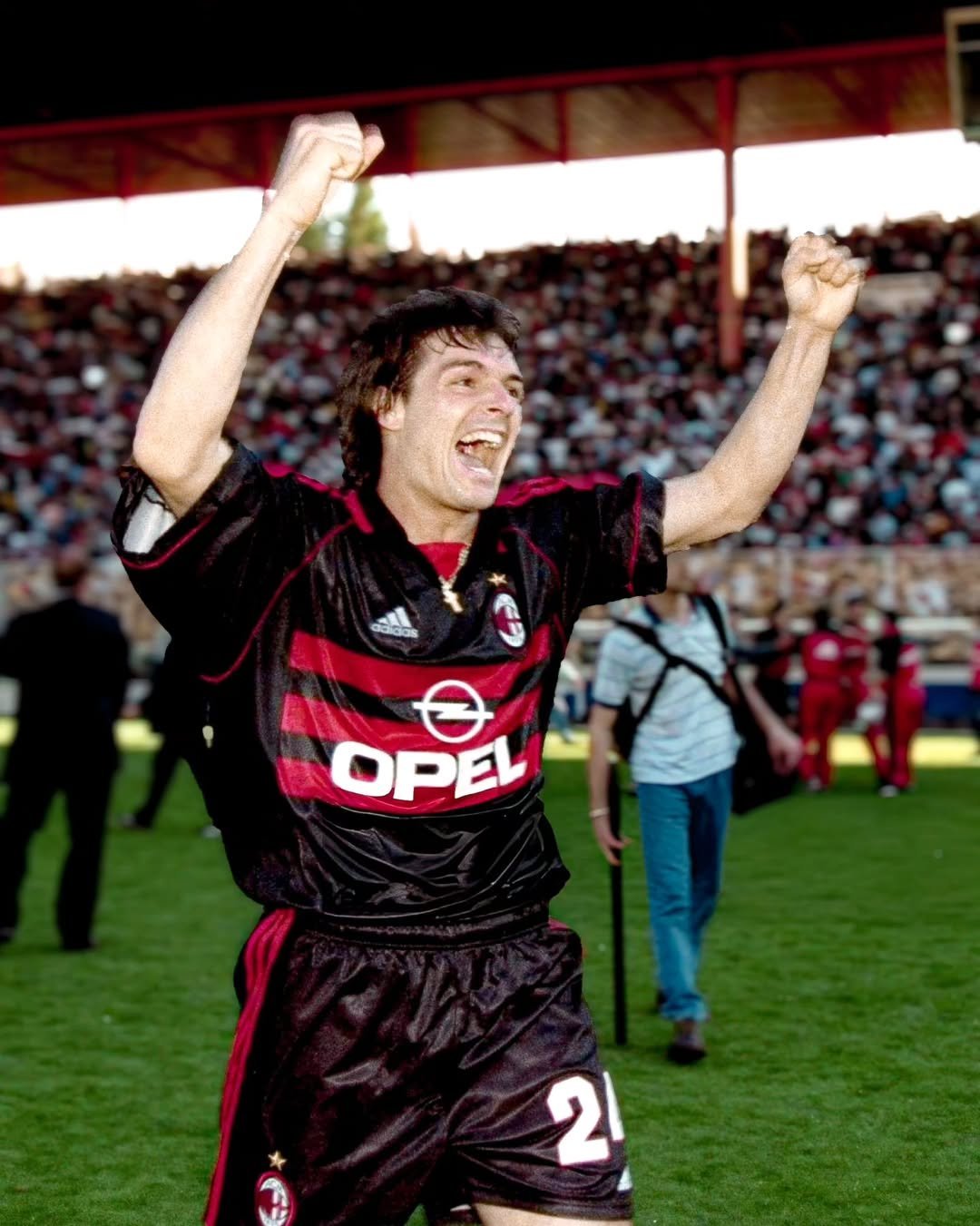 AC米兰新援破门建功,意甲冠军悬念再添悬念 AC米兰新援破门建功,意甲冠军悬念再添悬念