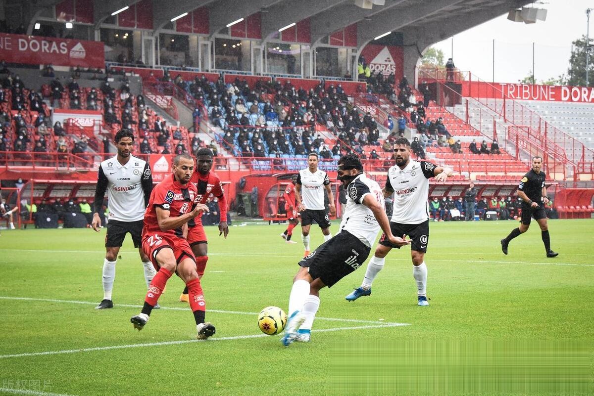 沃尔夫斯堡逼平勒沃库森,提升排名至第六的简单介绍 沃尔夫斯堡逼平勒沃库森,提升排名至第六的简单介绍