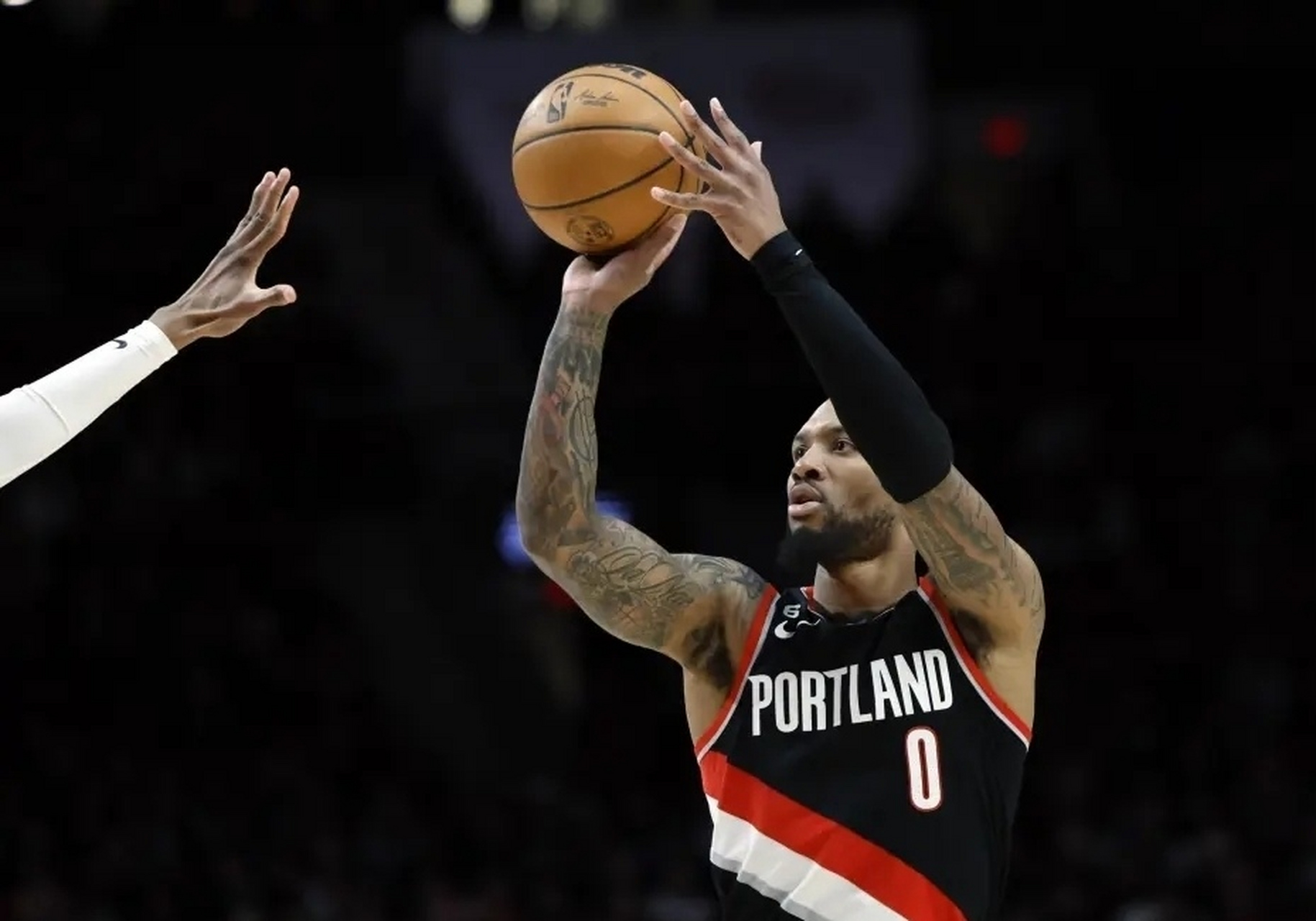 世俱杯2025-开拓者不败之地,利拉德三分助队取胜