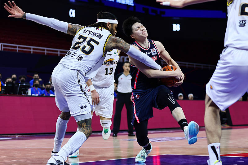 世俱杯官网-湖北队内线配合顺畅反击速度快