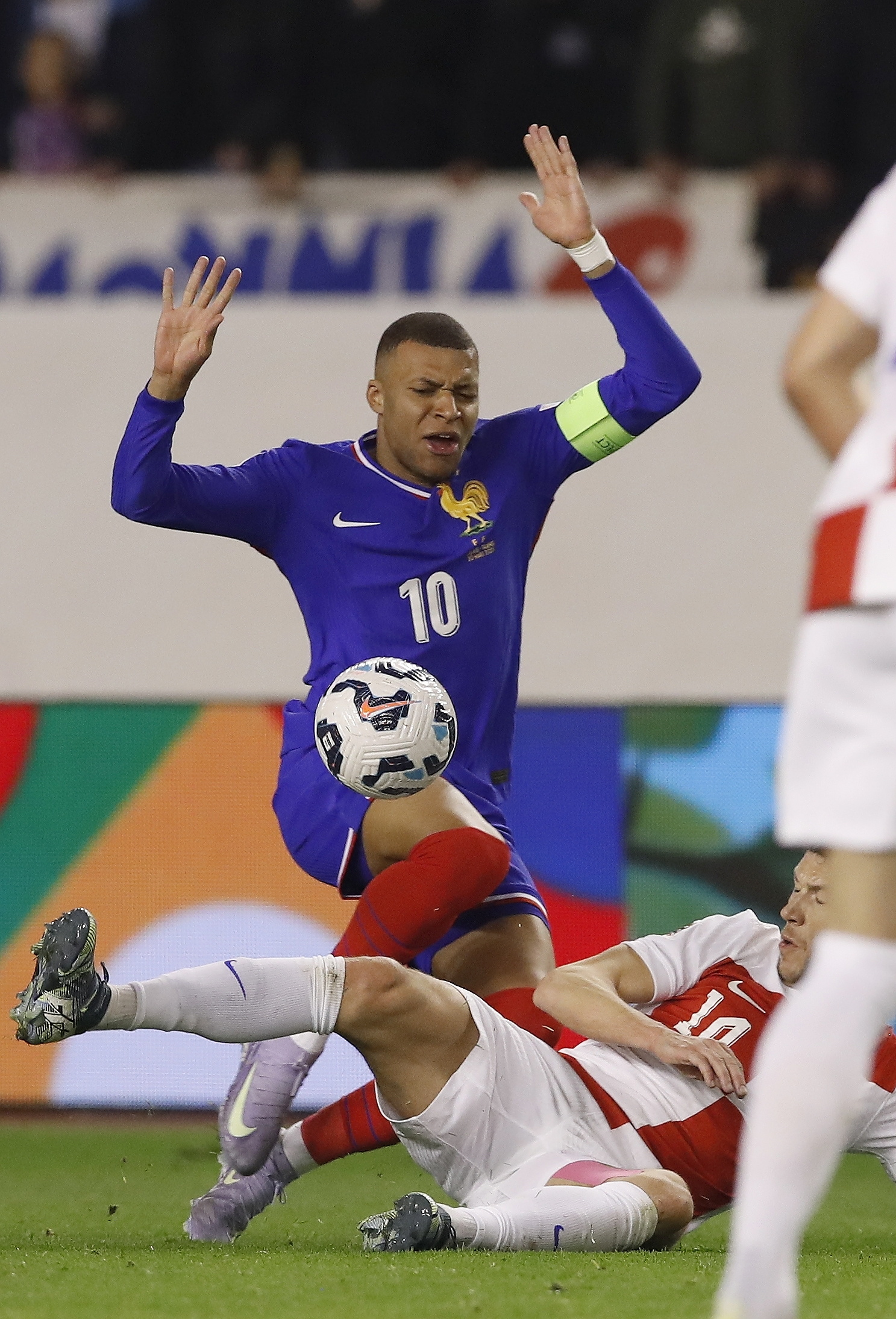 法国逆转克罗地亚，一场精彩逆袭