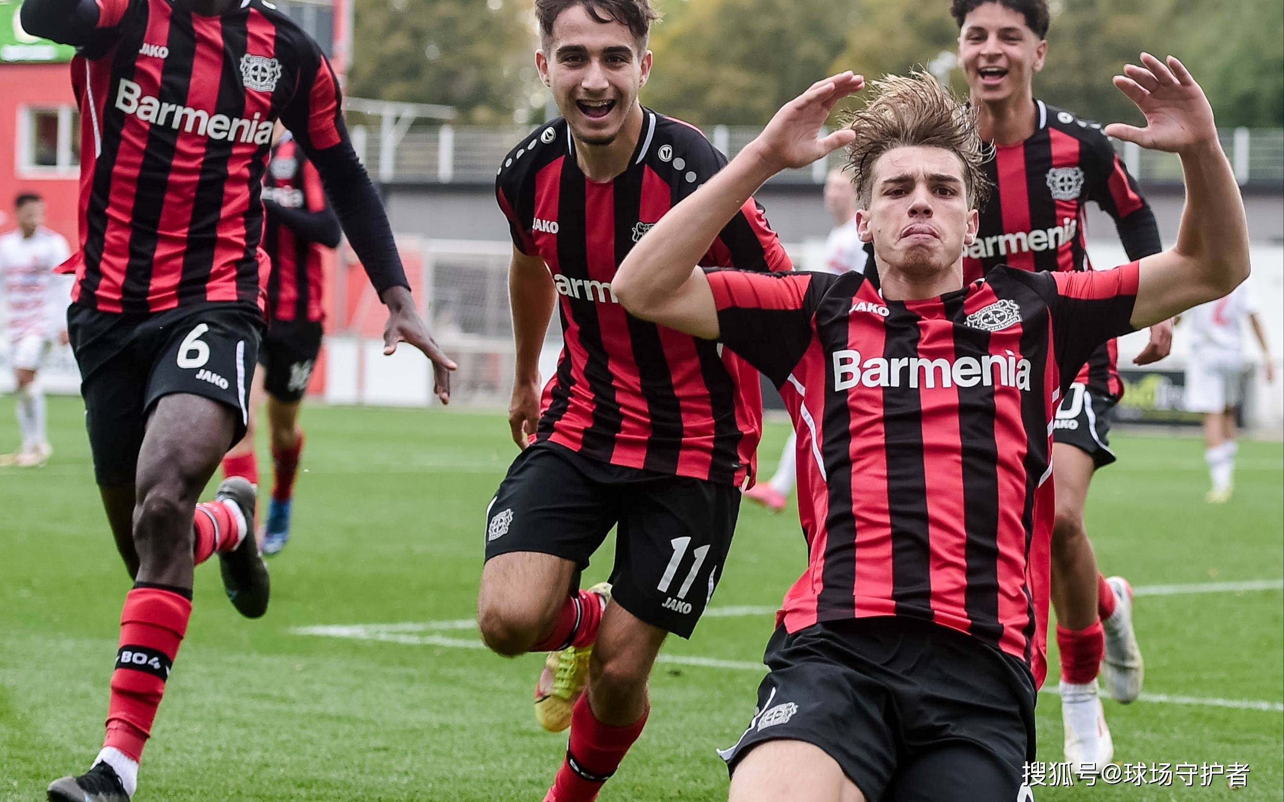 沃尔夫斯堡战胜对手，稳固欧冠资格位置