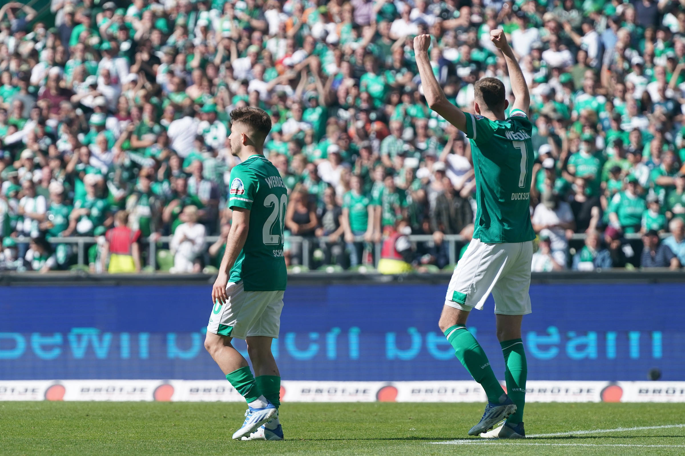 世俱杯冠军-云达不莱梅主场逆转施图加特！