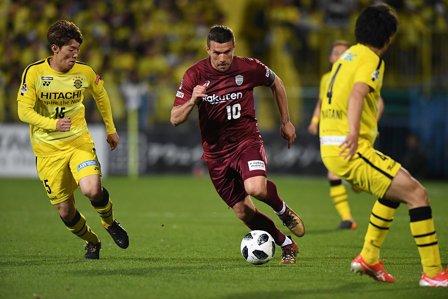 世俱杯决赛-摩纳哥客场告捷,追平领头羊