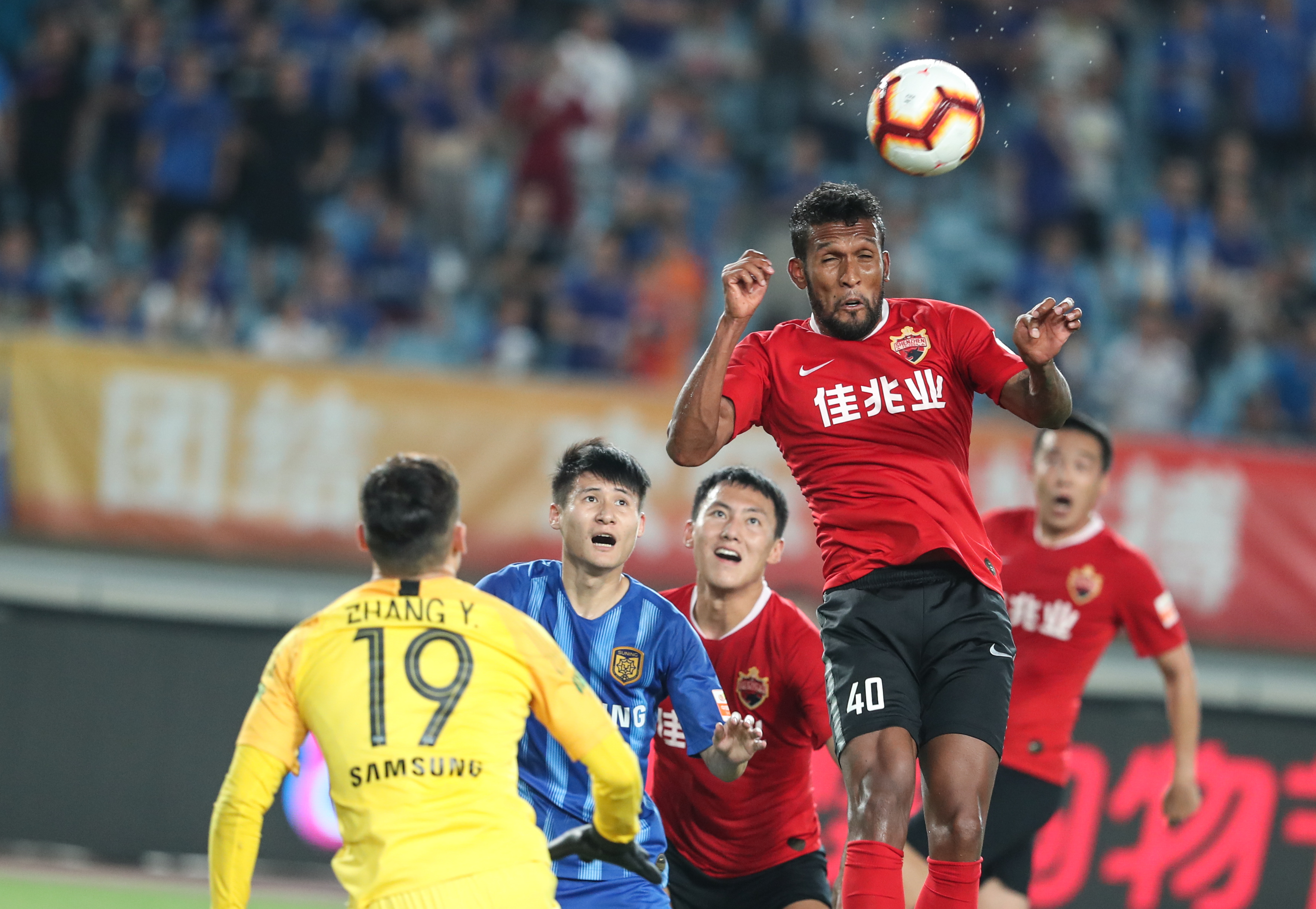 苏宁新援表现抢眼,球队战术愈发成熟 苏宁新援表现抢眼,球队战术愈发成熟