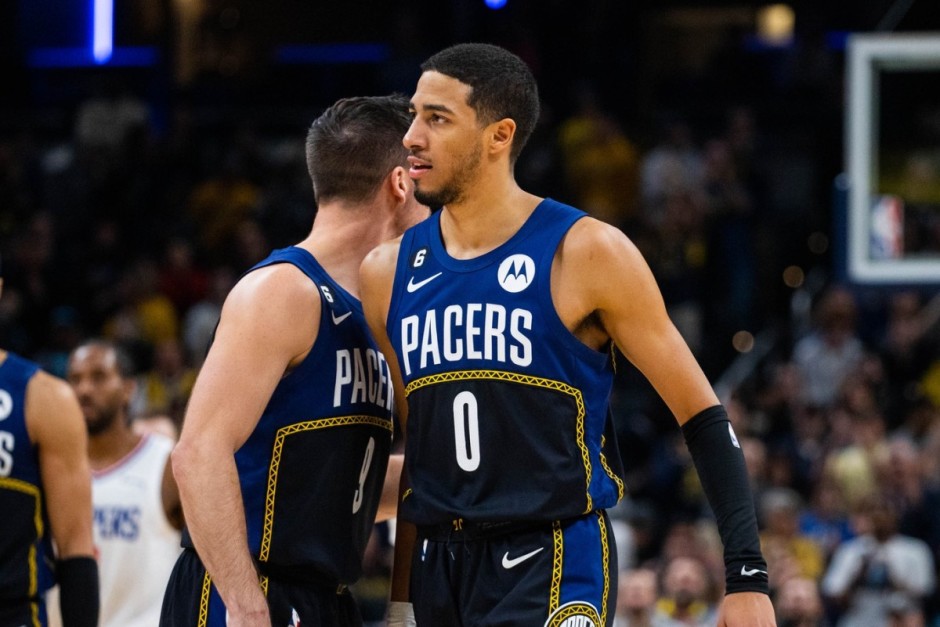 猛龙逆转战胜步行者,范弗利特卢尼二人组合发威 猛龙逆转战胜步行者,范弗利特卢尼二人组合发威