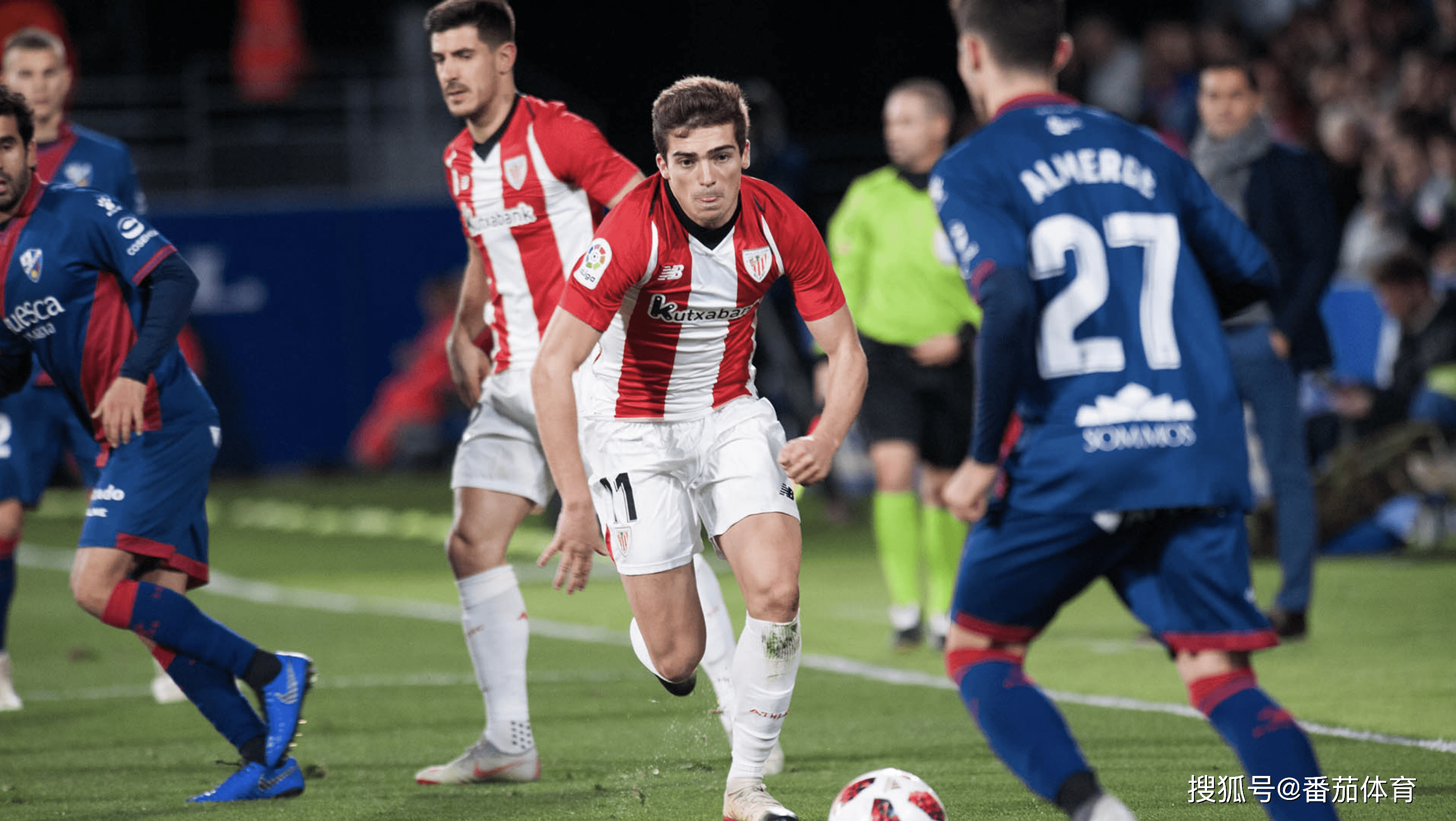 甘冈中场努力迎战，争取保级成功