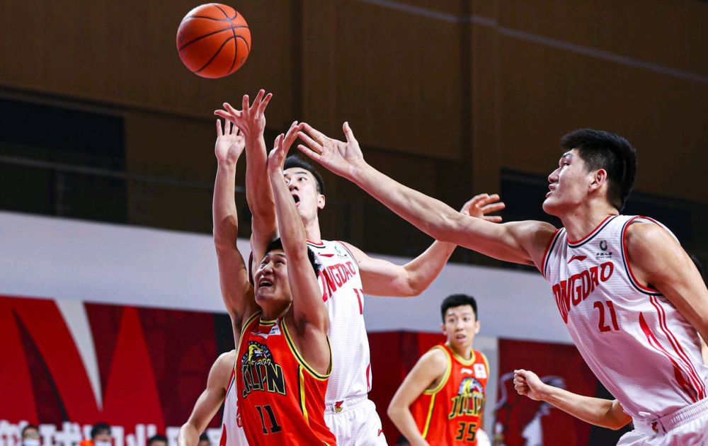 世俱杯冠军-深圳遭遇惨败,吉林取得胜利