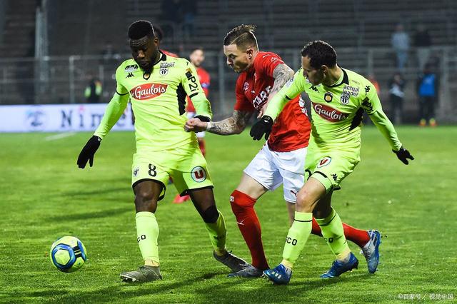 包含圣埃蒂安冲击冠军有望，期待绽放巅峰的词条