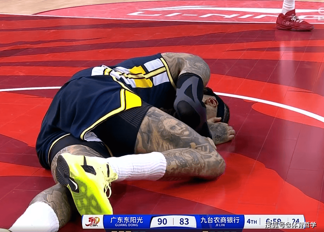 关于球队主力因伤缺阵，备战计划一片混乱的信息