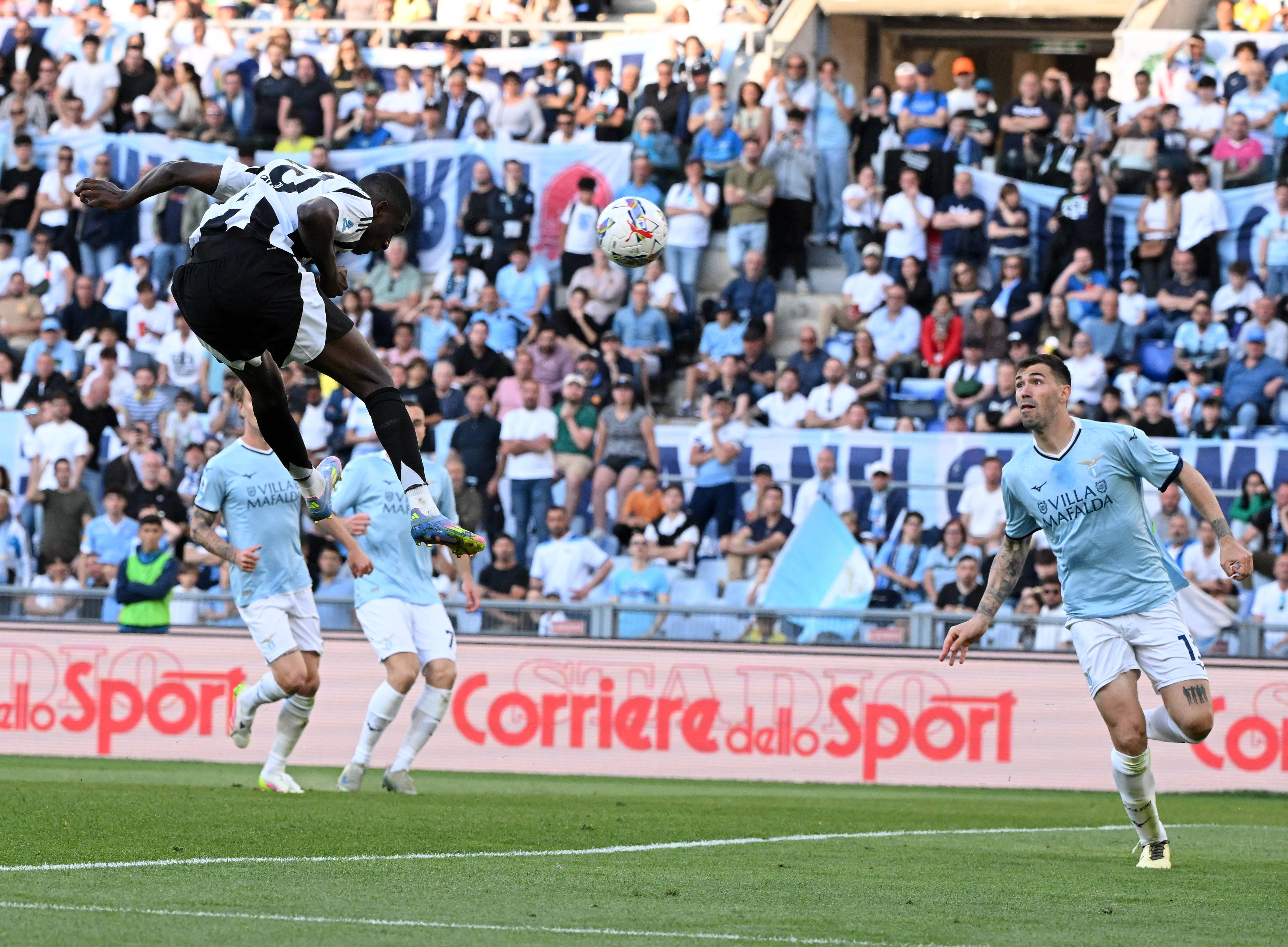 世俱杯改制-罗马战平拉齐奥,争夺欧冠资格陷入僵局