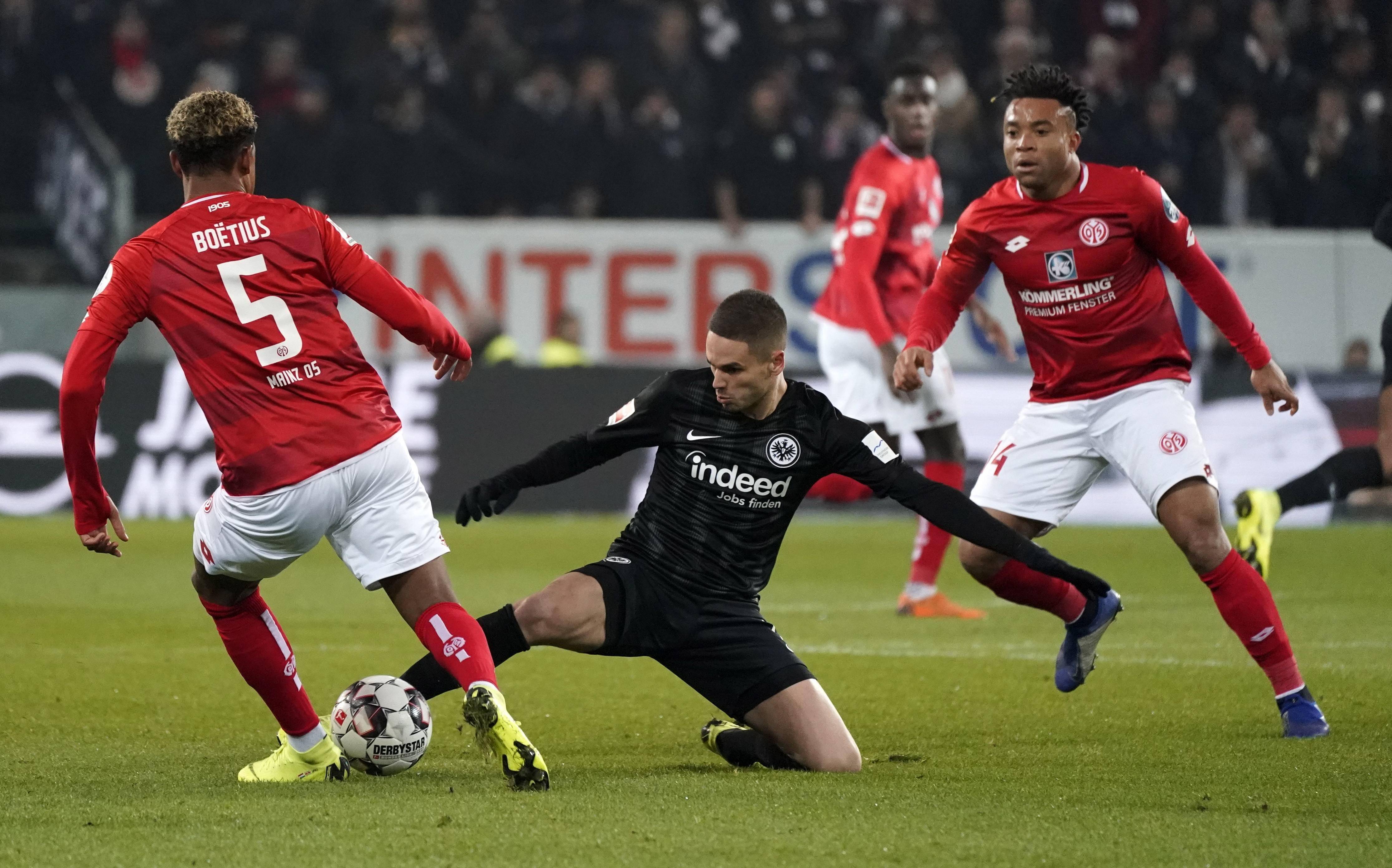 美因茨客场1-1逼平了沙尔克04,两队实力相当的简单介绍 美因茨客场1-1逼平了沙尔克04,两队实力相当的简单介绍