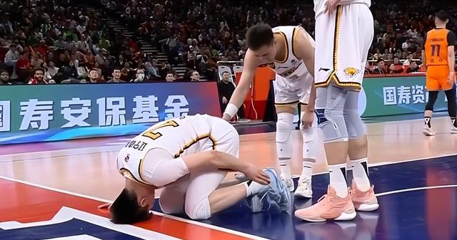 世俱杯时间-甘肃男篮紧咬比分,成功逆袭战胜对手