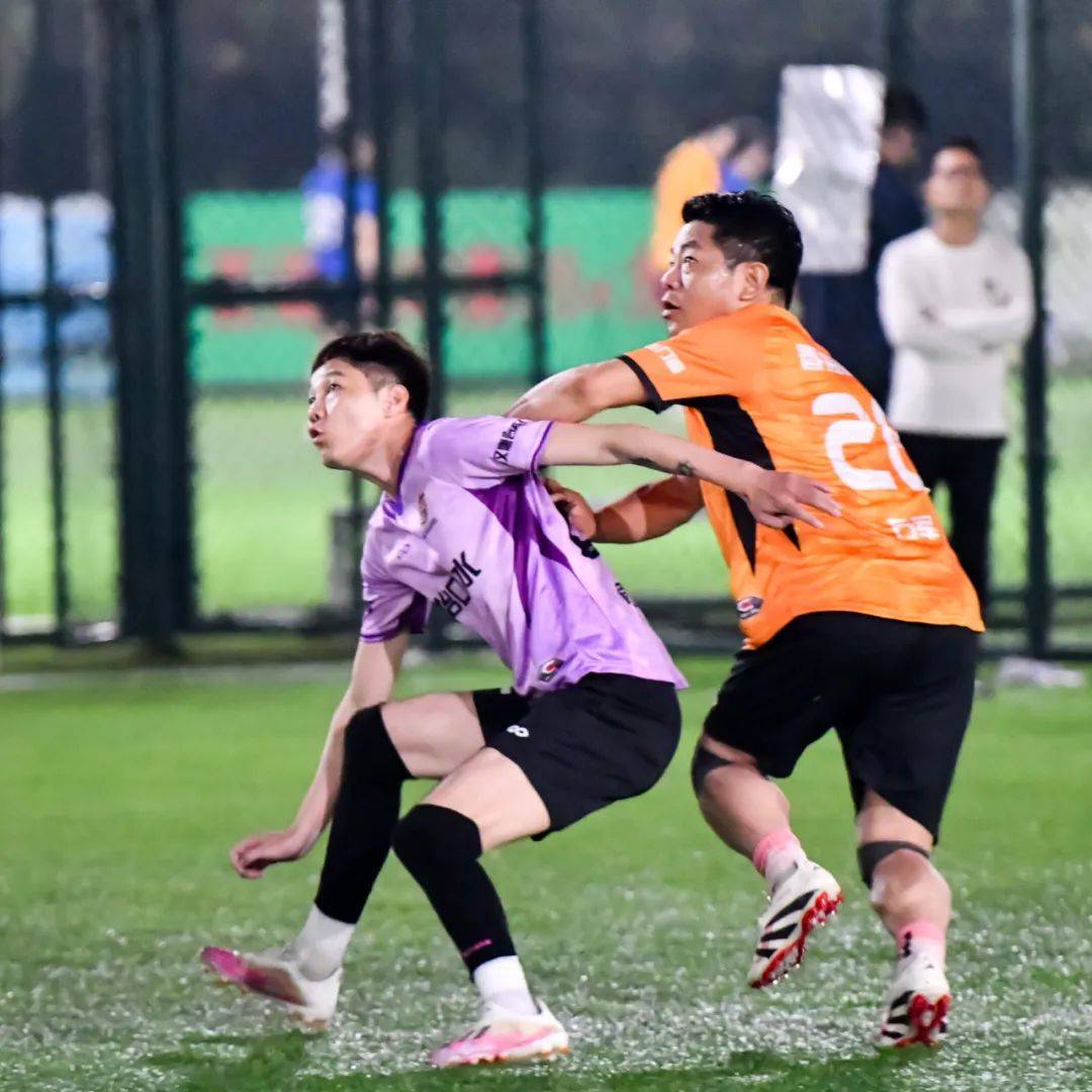 孤注一掷，球队出其不意取得大比分胜利的简单介绍