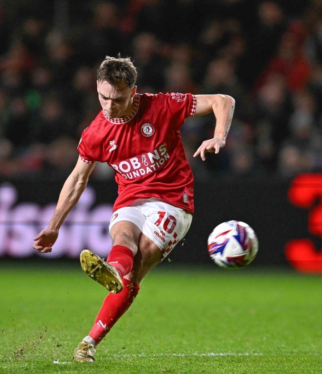 世俱杯决赛-伯恩利主场告捷,球队实力依旧强劲