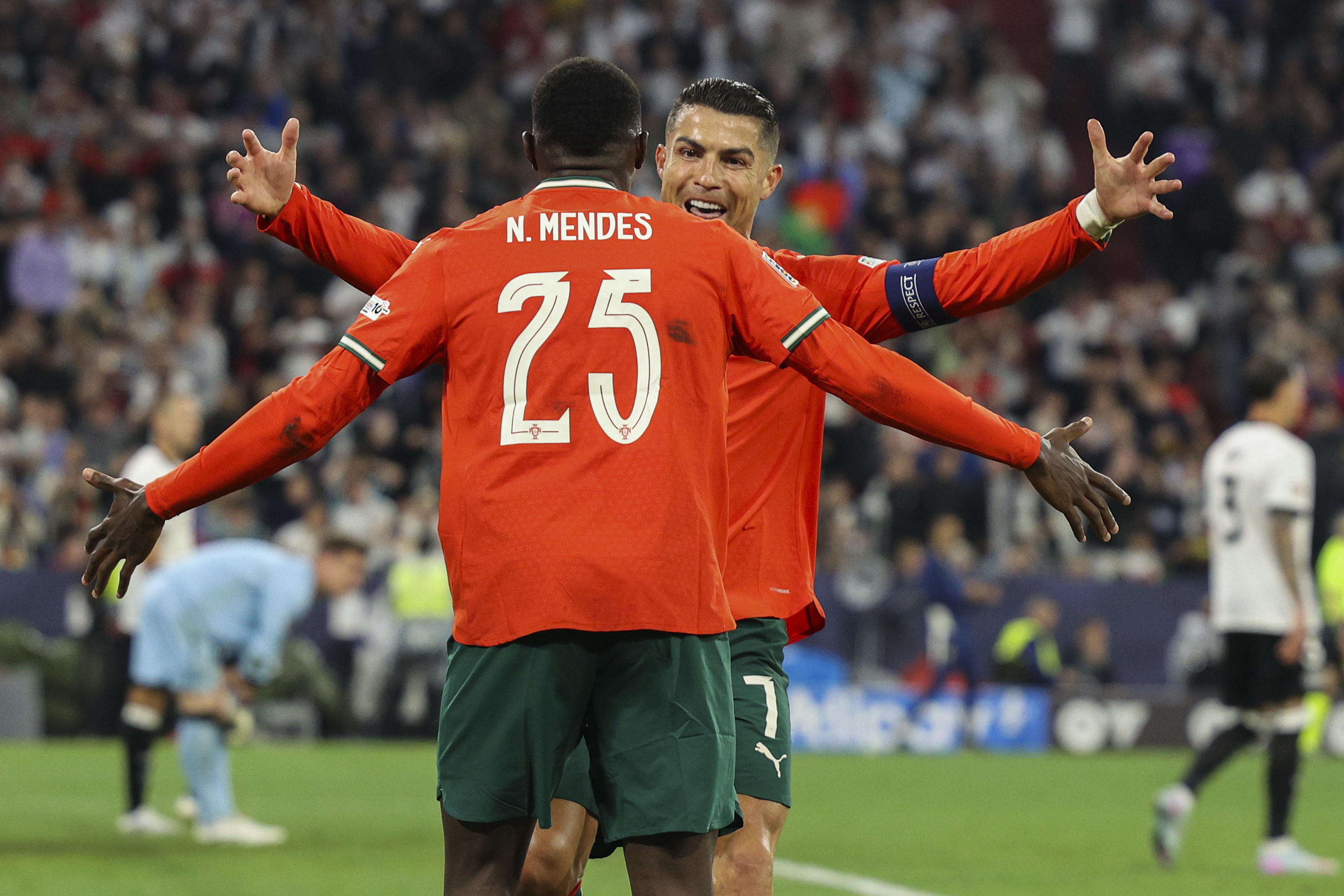 世俱杯分组-包含葡萄牙成功晋级欧锦赛，国家队雄心勃勃的词条