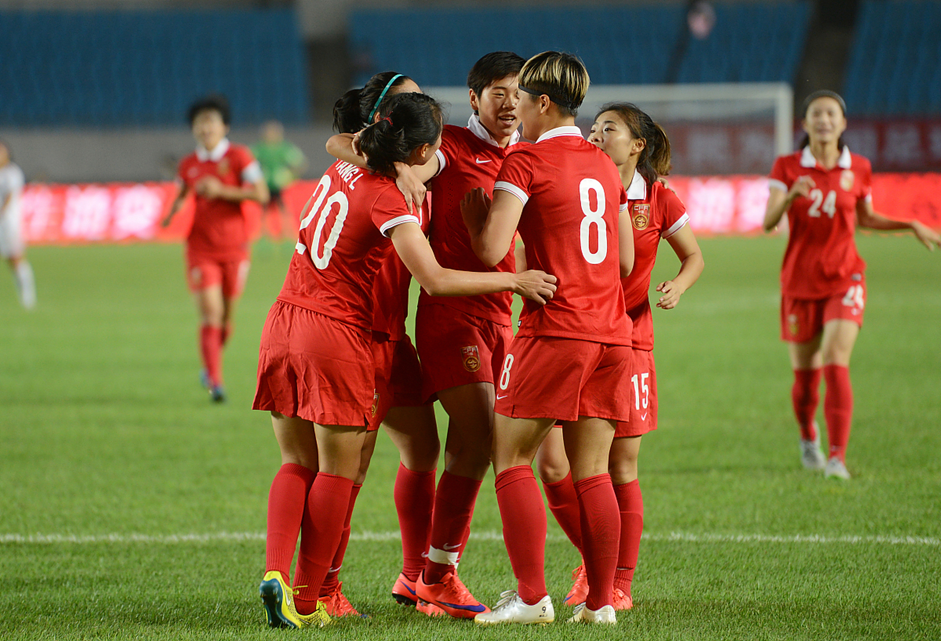 世俱杯赛程-中国女足比赛展现出的团队凝聚力令人感动,引来一片赞誉的简单介绍