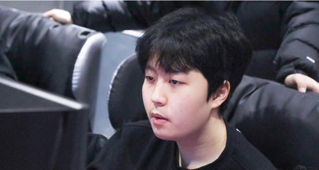 关于DFM血洗EDG，Kanavi拿下关键大龙鏖战多局半决赛，强势挺进下一轮的信息