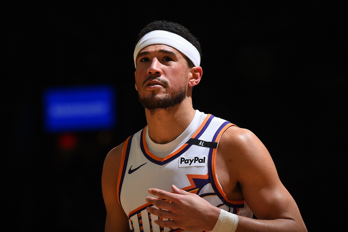 太阳队胜马刺,布克砍下35分 太阳队胜马刺,布克砍下35分