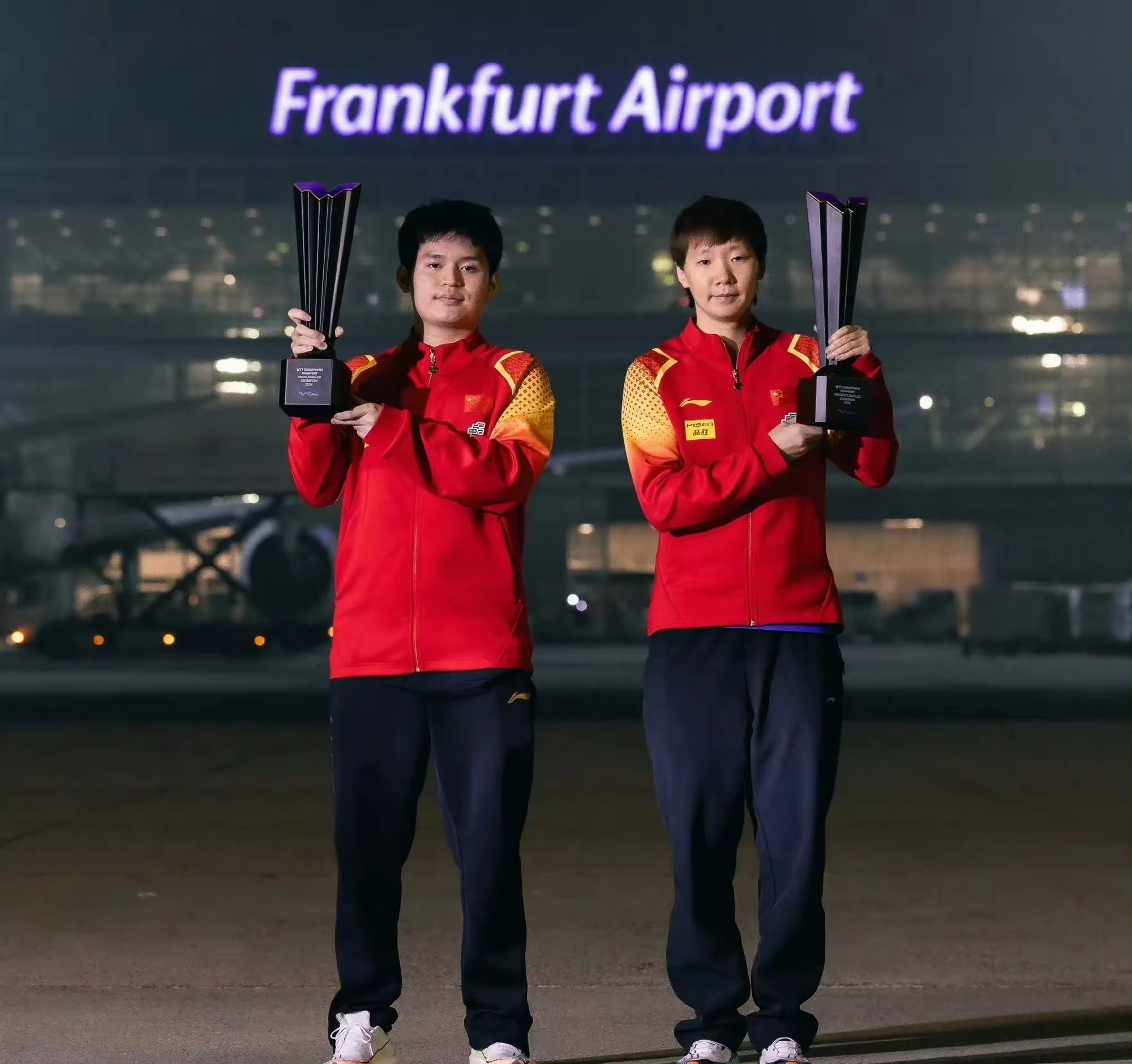 青年选手奋力拼搏,赢得比赛胜利 青年选手奋力拼搏,赢得比赛胜利