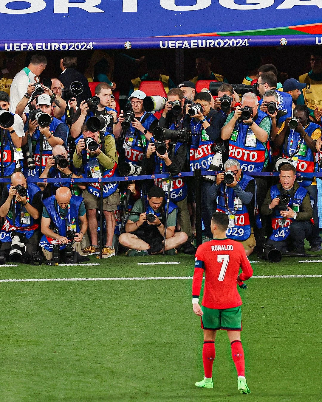 球队在比赛中取得了一场重要的胜利 球队在比赛中取得了一场重要的胜利