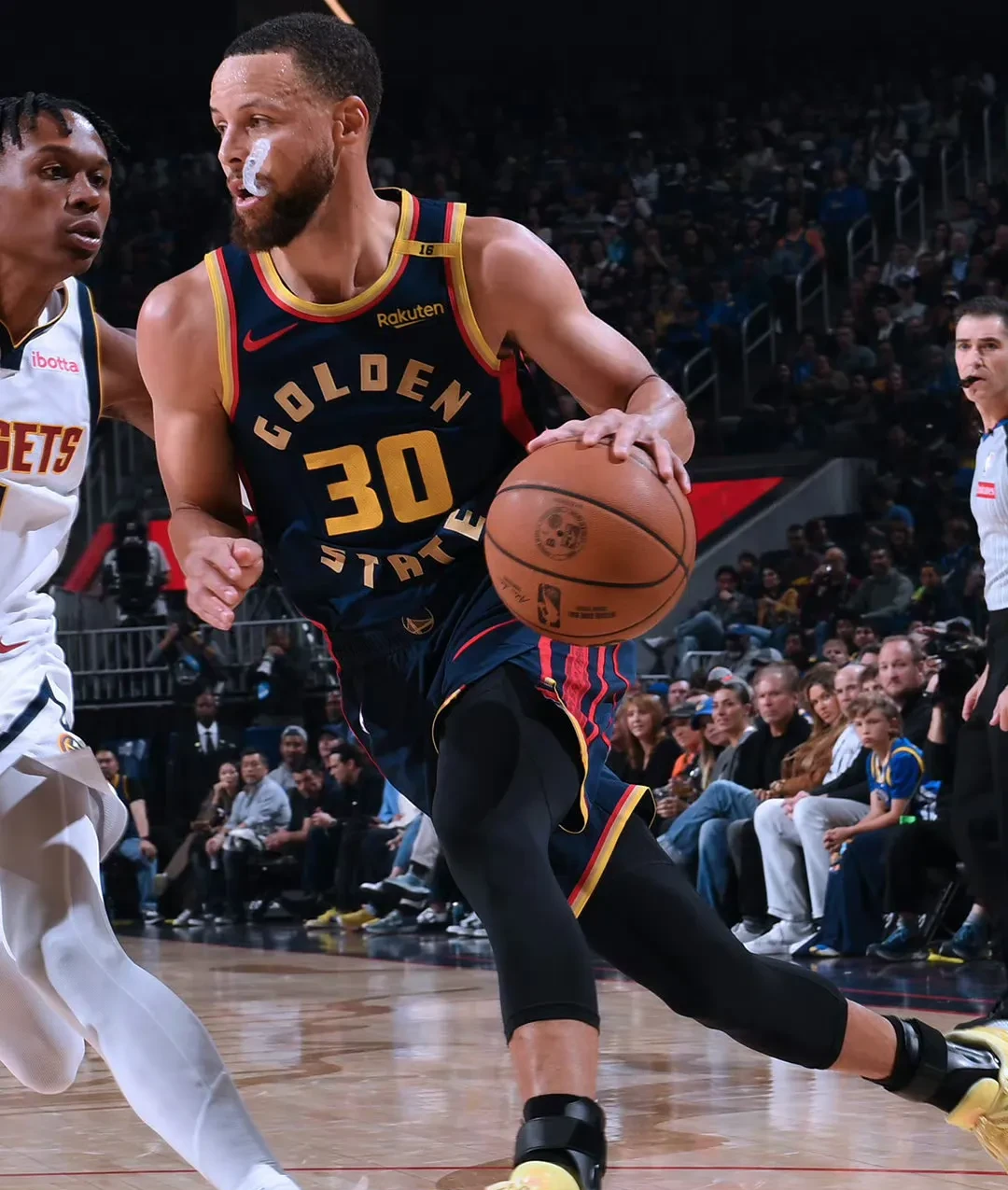 世俱杯奖金-关于勇士核心复出后现身比赛场上，为球队增光添彩的信息