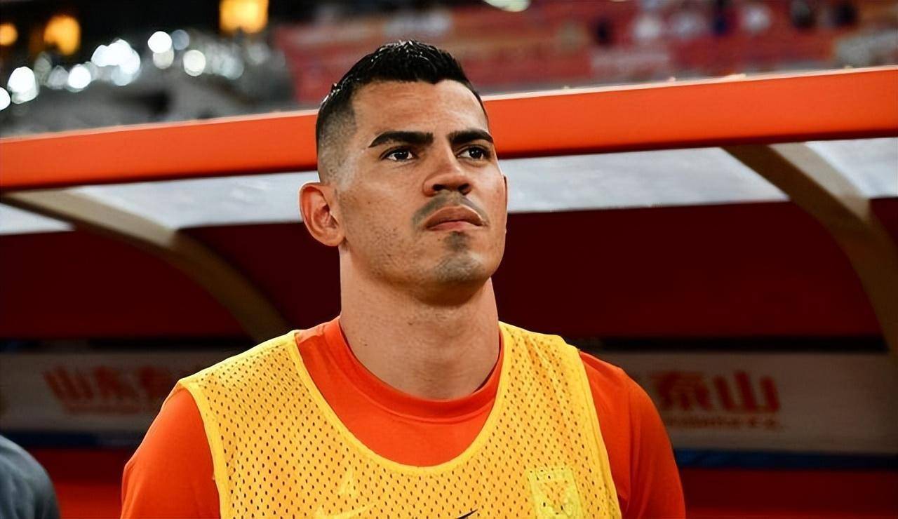 里昂前锋伤愈复出,助球队重振士气 里昂前锋伤愈复出,助球队重振士气