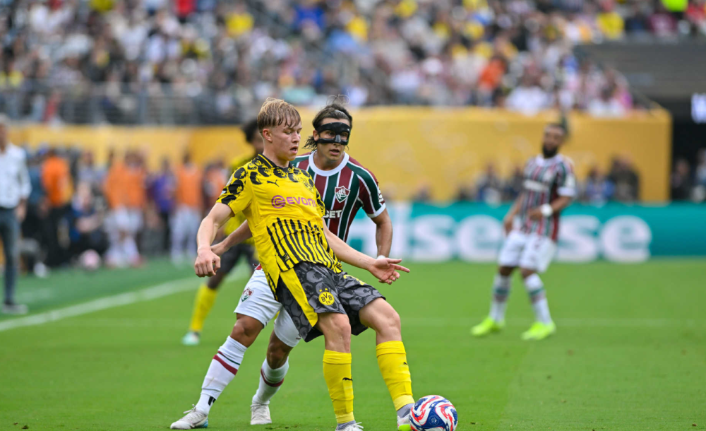 多特蒙德鏖战塞维利亚,蒂亚戈扛起全队 多特蒙德鏖战塞维利亚,蒂亚戈扛起全队