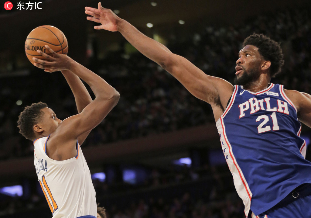 世俱杯-76人险胜尼克斯，郭艾伦关键制胜