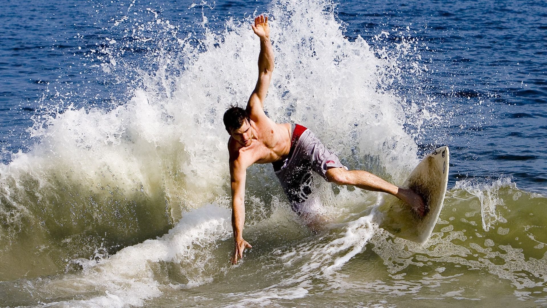 打破光谱的人，兹维列夫的非典型夺冠，如何重塑年终总决赛的叙事